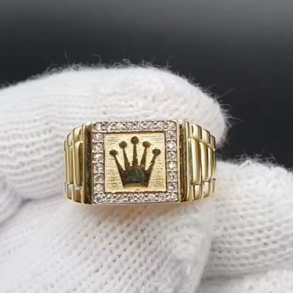 Gold crown ring unisex Size 10 2000s Jewelry Brand New Statement Piece